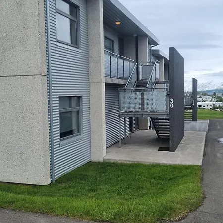 K30 5-6 Pers Apartment Near University Akureyri Esterno foto